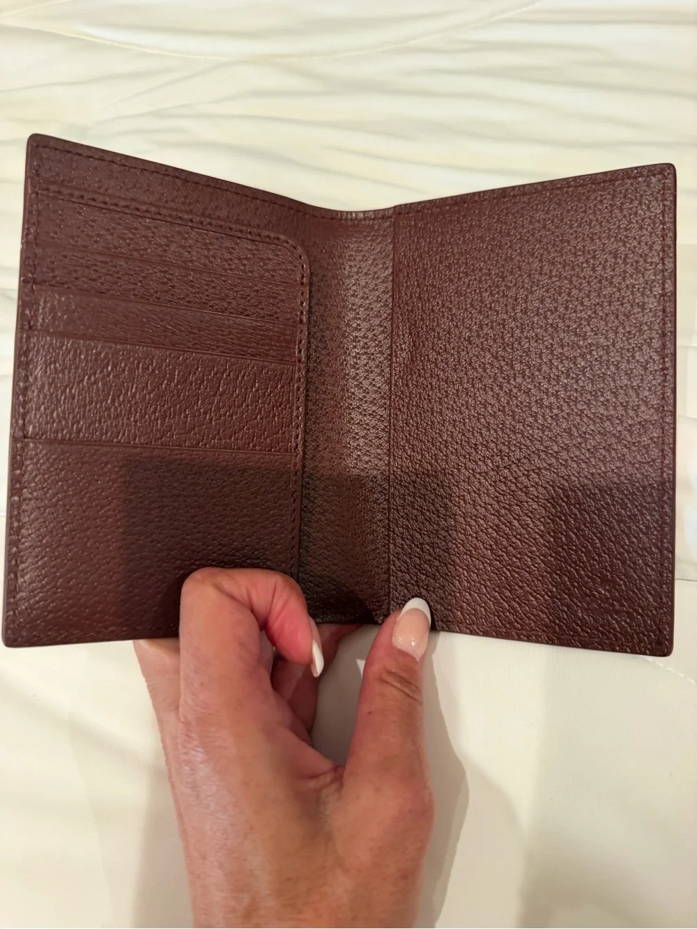 Gucci GG Supreme Black Passport Case Interlocking G Men’s Wallet